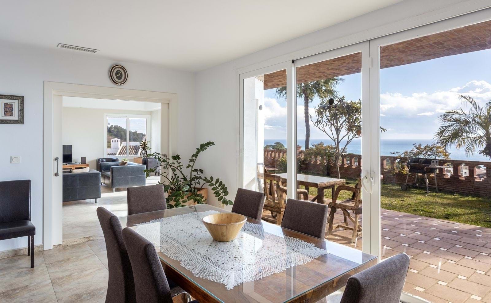 Продаж будинку (Casa) Міхас, Малага