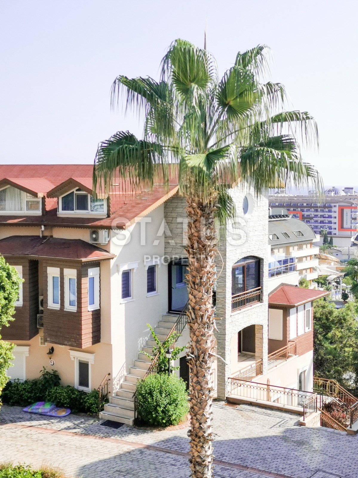 Пентхаус з шикарним видом на море в елітному комплексі вілл