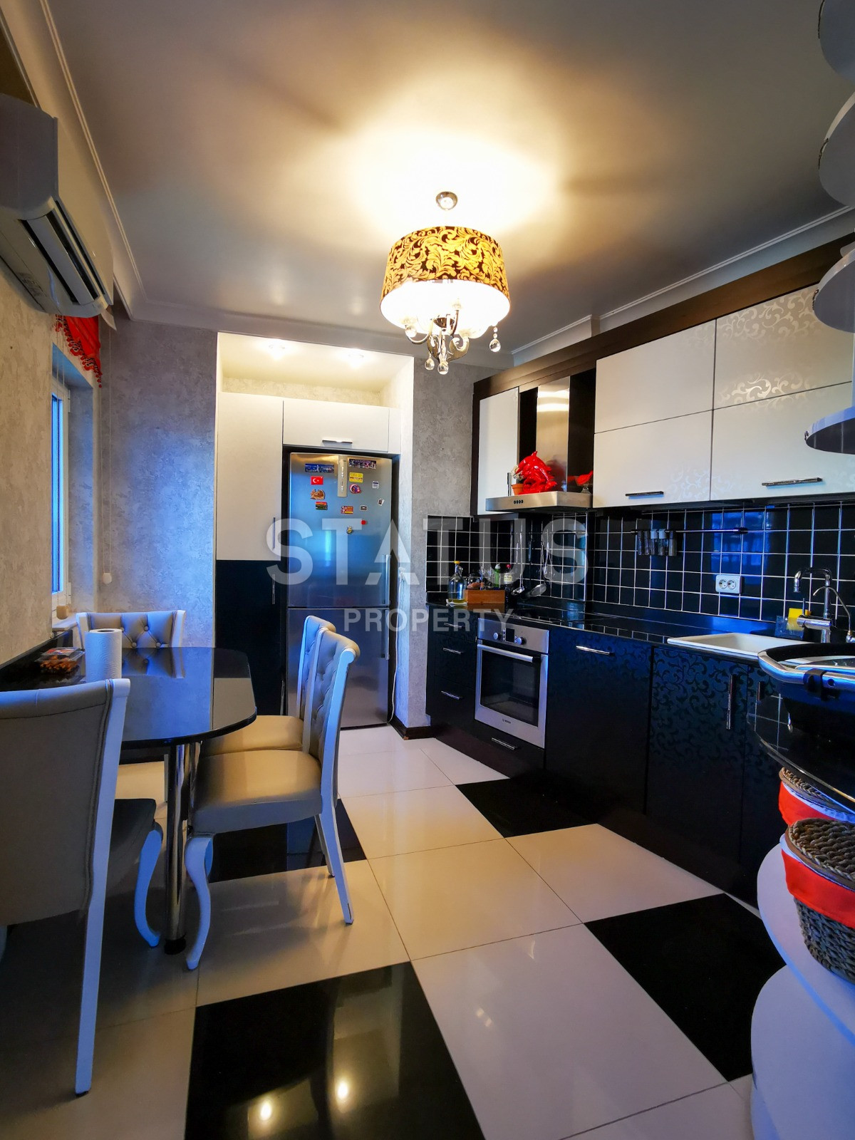 Пентхаус з шикарним видом на море в елітному комплексі вілл