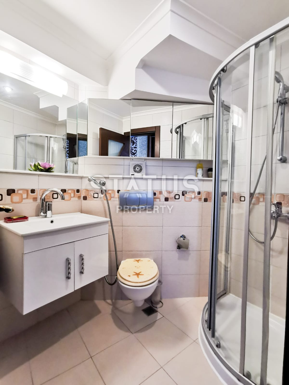 Пентхаус з шикарним видом на море в елітному комплексі вілл