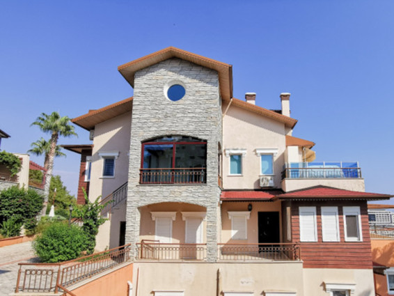 Пентхаус з шикарним видом на море в елітному комплексі вілл